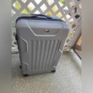Outbound large suitcase